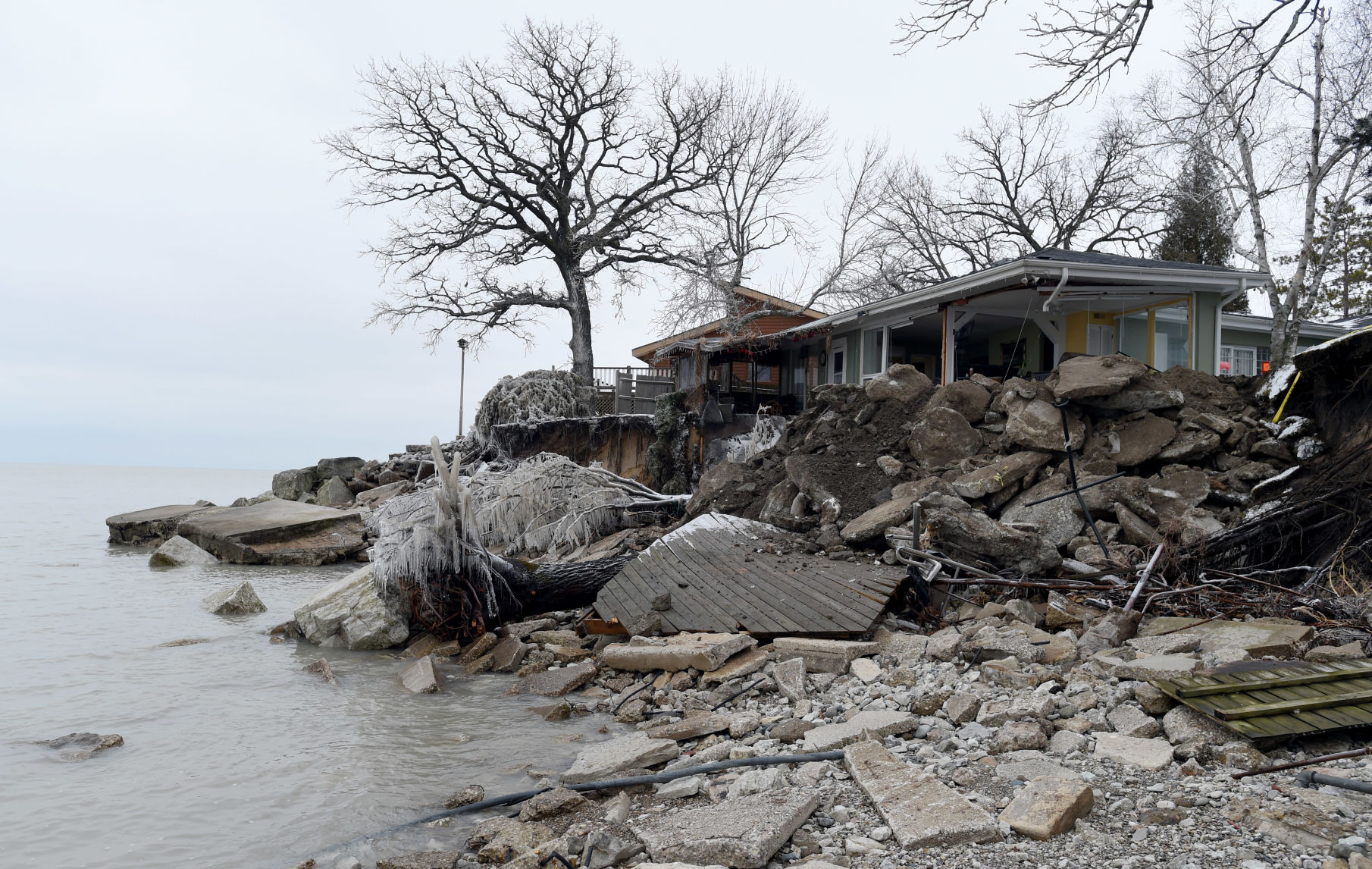 House falling, Jan. 13